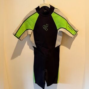 Xcel Axis Short Sleeve Spring Suit 2mm size 12(girls)